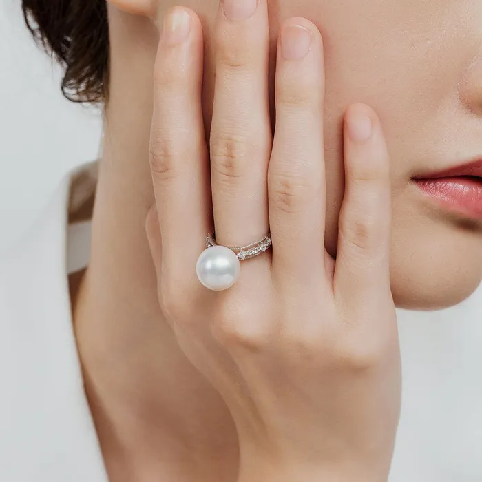 Rings Pearly Lustre 18K Gold Edison Pearl Ring KR00107