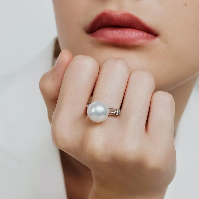 Rings Pearly Lustre 18K Gold Edison Pearl Ring KR00107