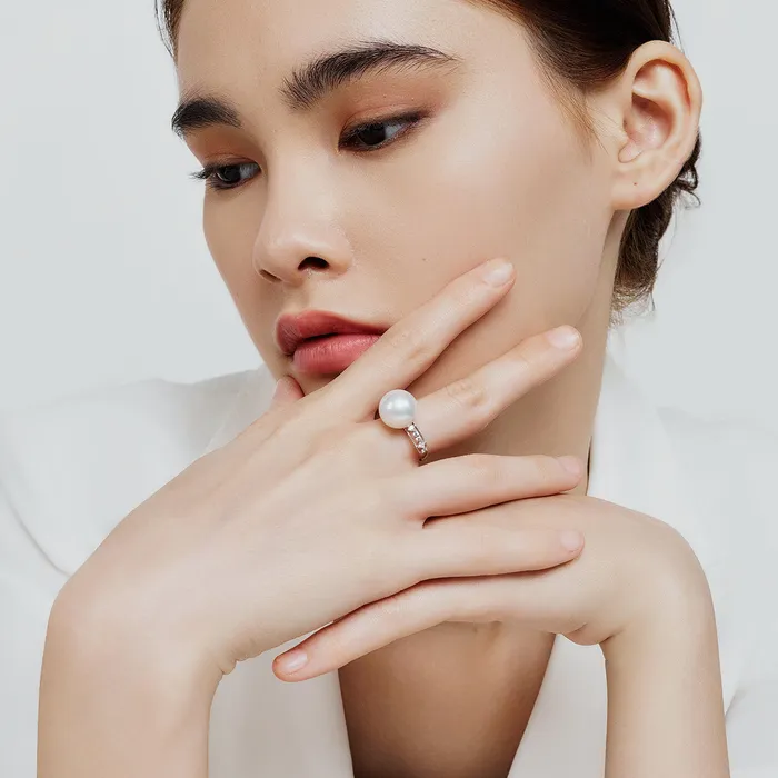 Rings Pearly Lustre 18K Gold Edison Pearl Ring KR00107