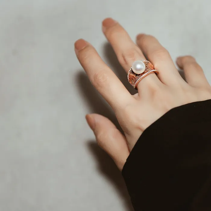 Rings Pearly Lustre Elegant Freshwater Pearl Ring WR00139