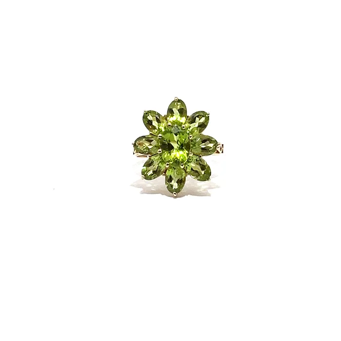 STORE 5a Rings PreOwned Peridot Flower Ring
