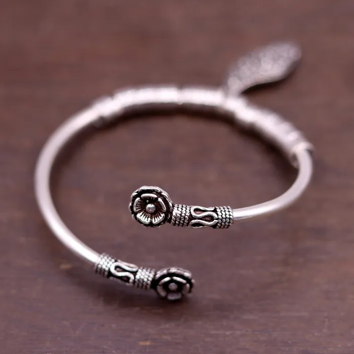 TRIBAL ORNAMENTS Bracelets Vintage antique design 925 sterling silver handmade fabulous flower shape open face flexible charm bracelet kada bangle girls gift nsk153