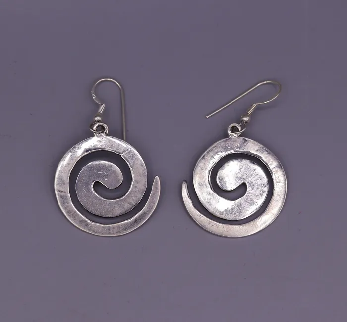 TRIBAL ORNAMENTS Earrings Amazing spiral design 925 solid sterling silver scratch link fancy hoops earrings tribal jewelry from Rajasthan india daily use jewelry s420