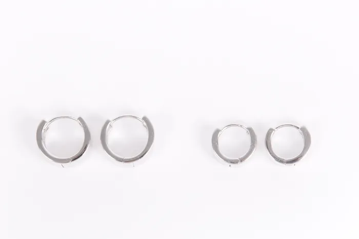 WANTME Super Chunk Huggies Earrings
