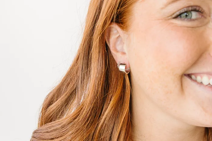 WANTME Super Chunk Huggies Earrings