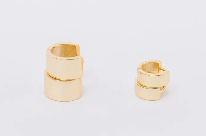 WANTME Super Chunk Huggies Earrings
